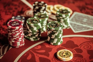 Mobile Casino Hold'em interface on mawartotot